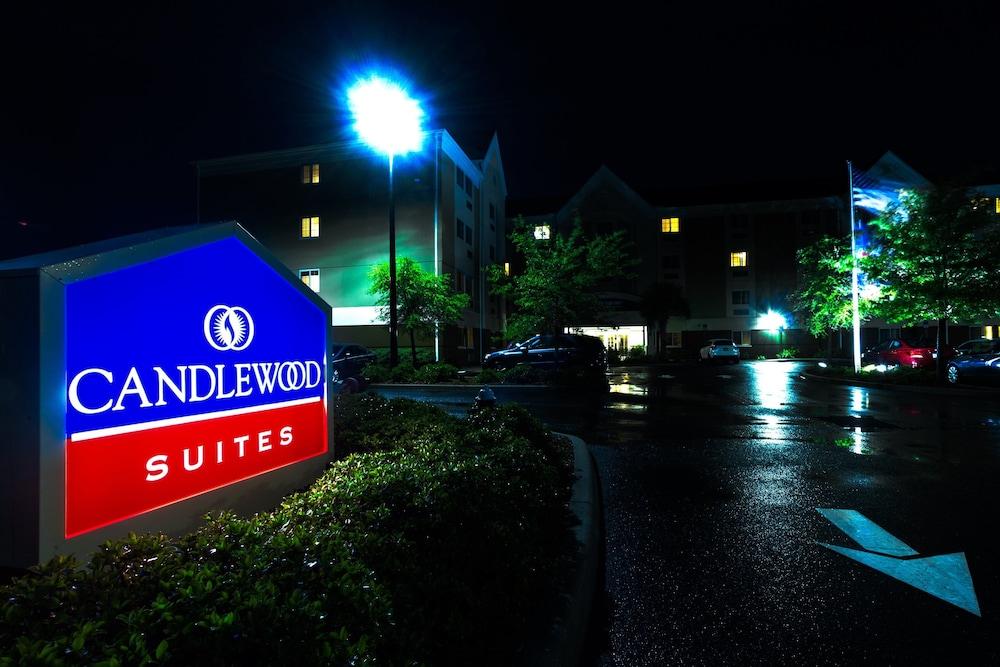 Candlewood Suites Ft Myers I-75 by IHG photo 41