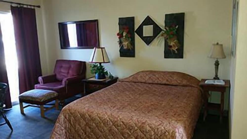 Taneycomo Lakefront Resort photo 6