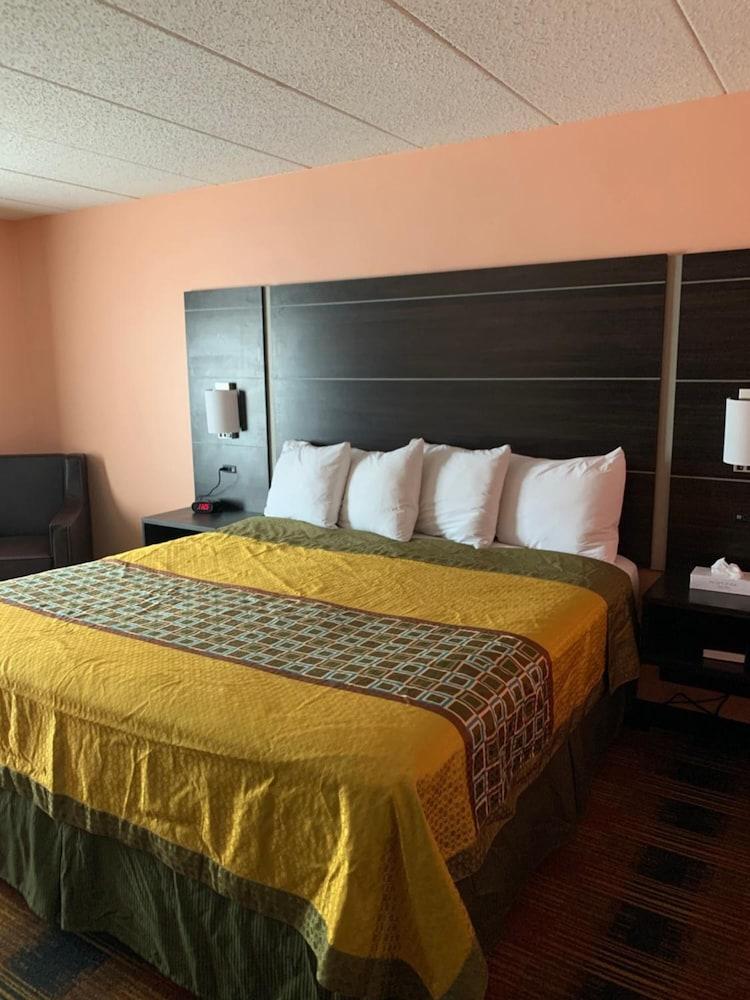 Regency Inn & Suites photo 20