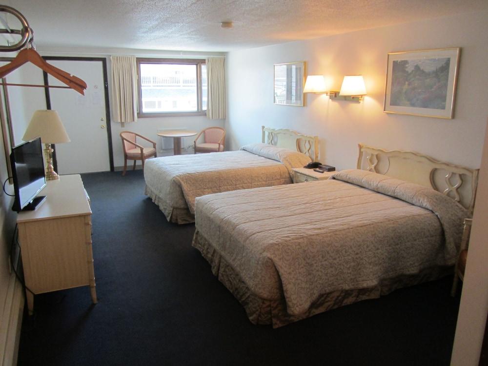 Green Dolphin Motel photo 32