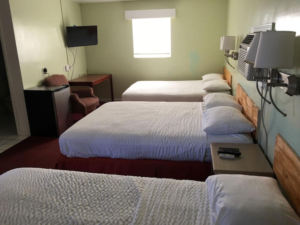 Dixie Plaza Hotel photo 3