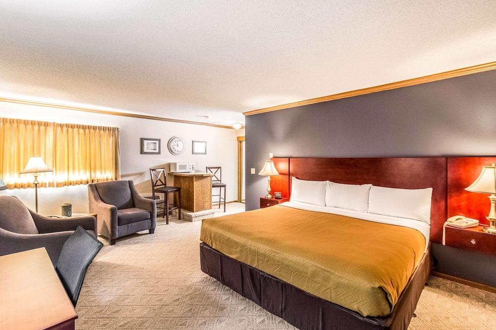 Econo Lodge Valley City photo 16