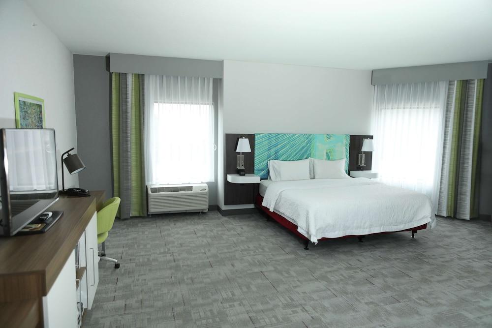 Hampton Inn & Suites Burlington photo 7