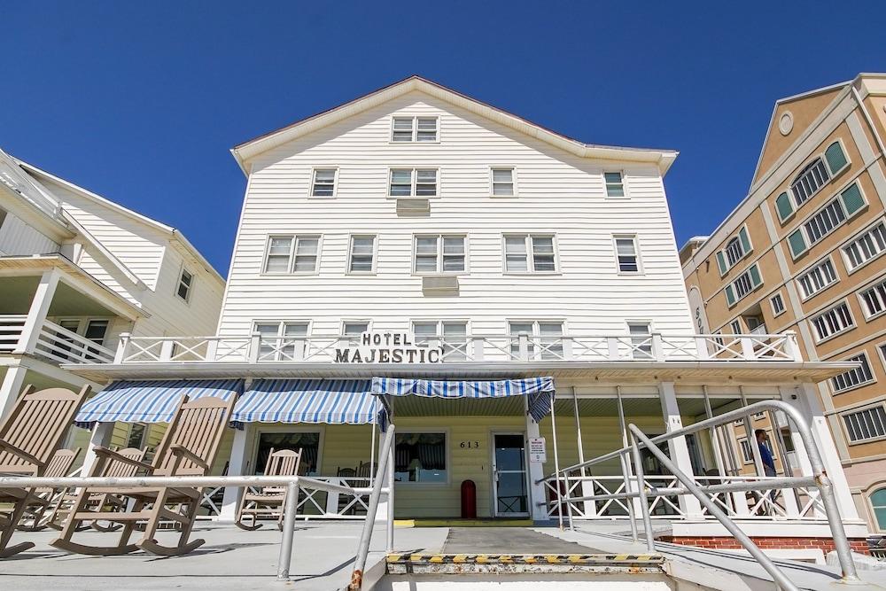 Majestic Hotel & Apartments photo 10