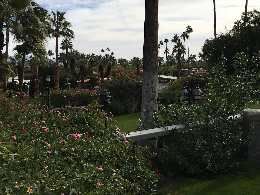 GetAways at Palm Springs Tennis Club photo 16