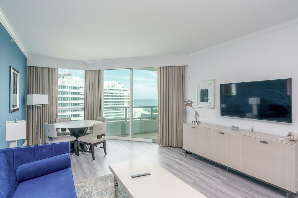 Residences at Fontainebleau Miami photo 24