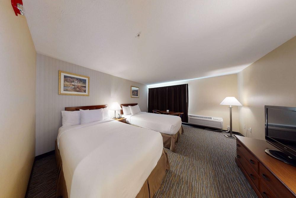 Ramada by Wyndham Strasburg/Shenandoah Valley photo 14