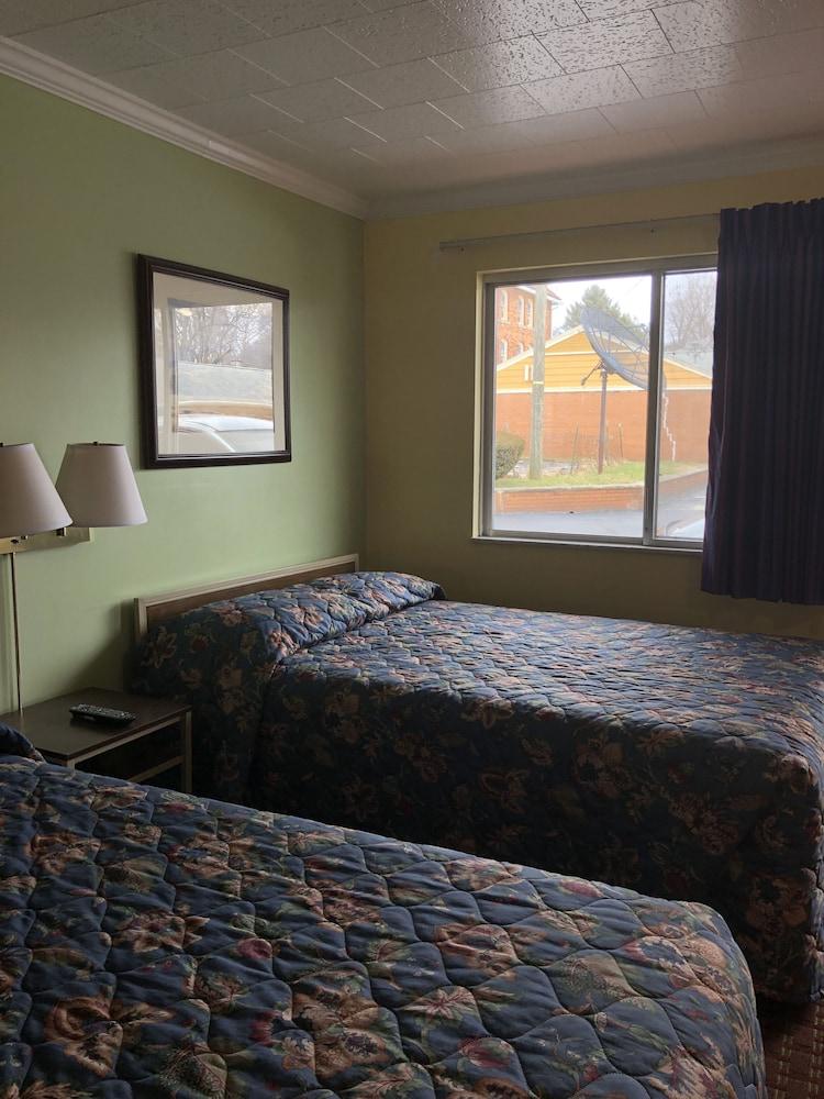 Downtown motel photo 11