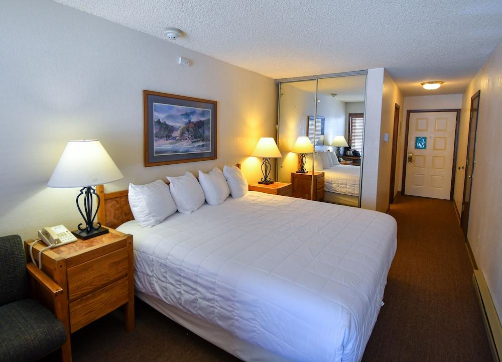Inn at SilverCreek photo 40