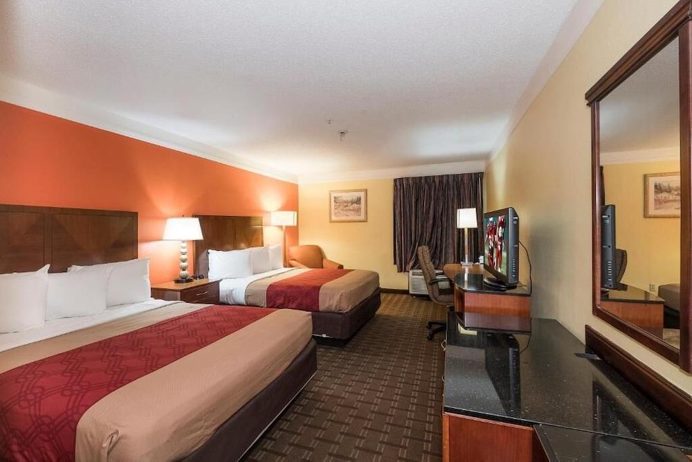 MY HOME & SUITES MADISON photo 3