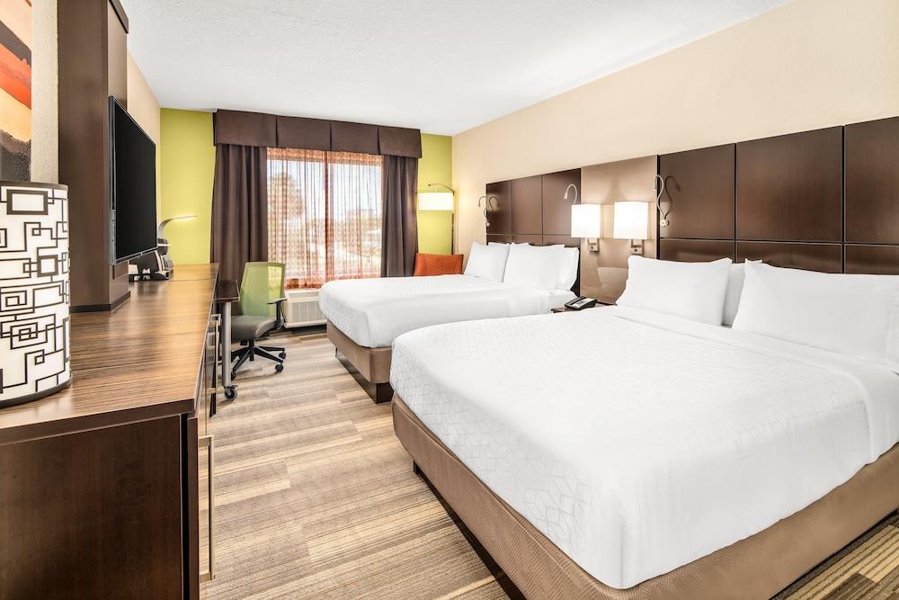 Holiday Inn Express Ft. Lauderdale Cruise-Airport by IHG photo 7
