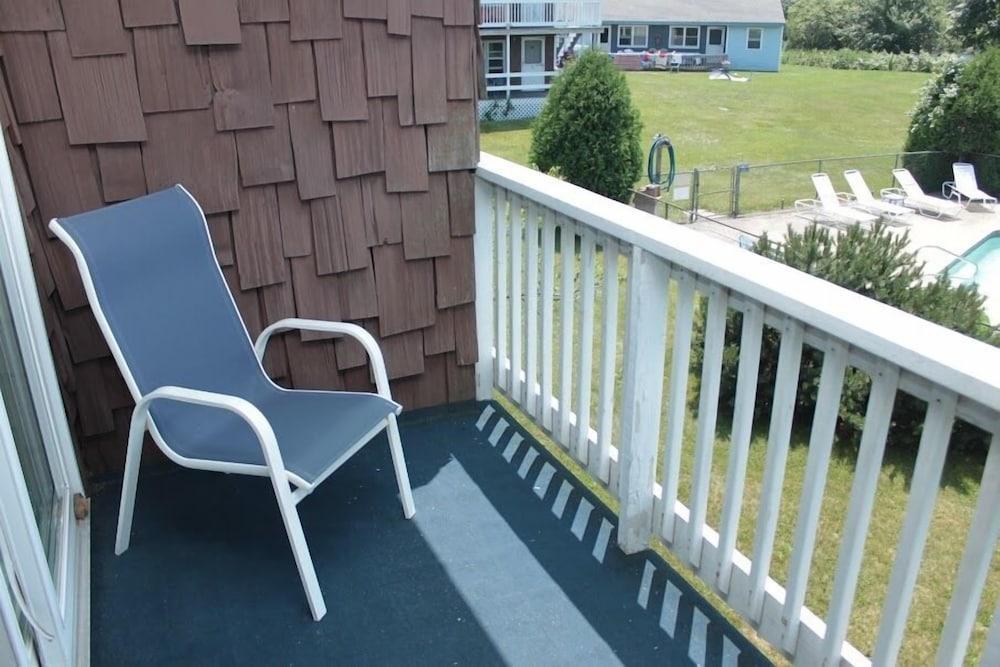The Villager Motel photo 20