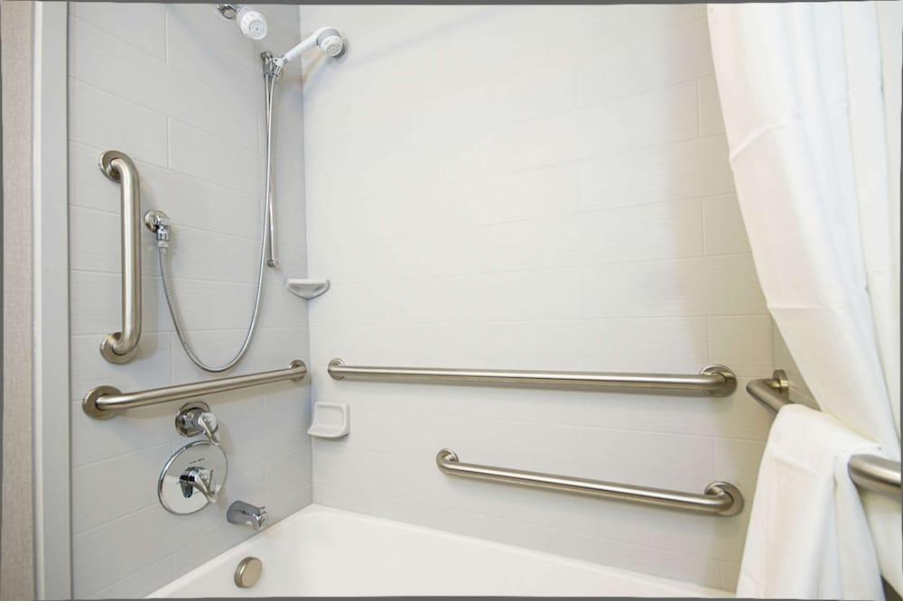 Hampton Inn & Suites Roanoke Airport photo 28