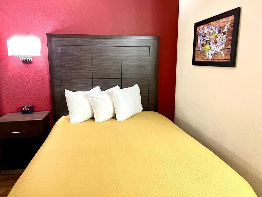 Econo Lodge Oacoma - Chamberlain West photo 27