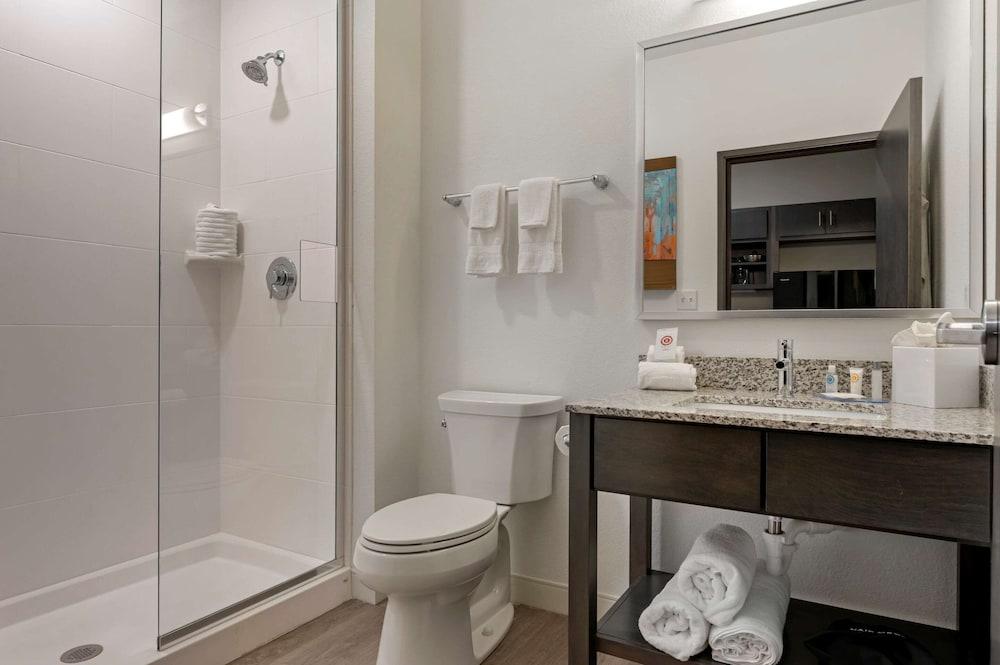 MainStay Suites Cincinnati University - Uptown photo 18