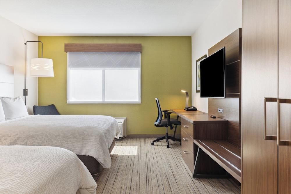 Holiday Inn Express & Suites Mountain View Silicon Valley by IHG photo 21
