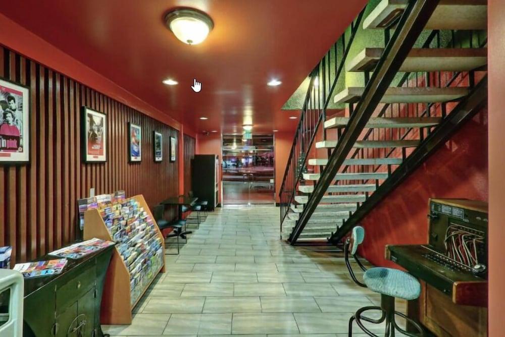 Royal Pagoda Motel photo 2