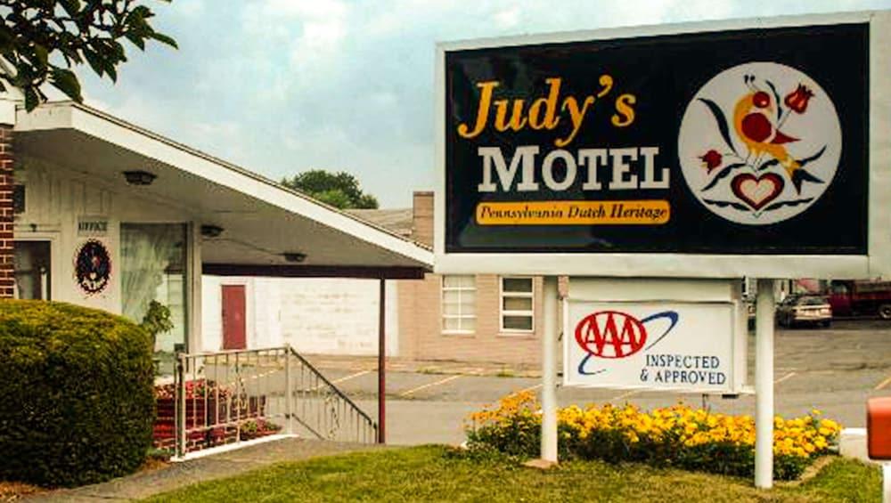 Judy's Motel Bedford photo 24