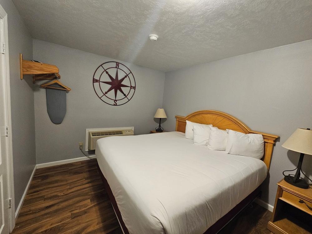 Capt.'s Inn & Suites photo 48