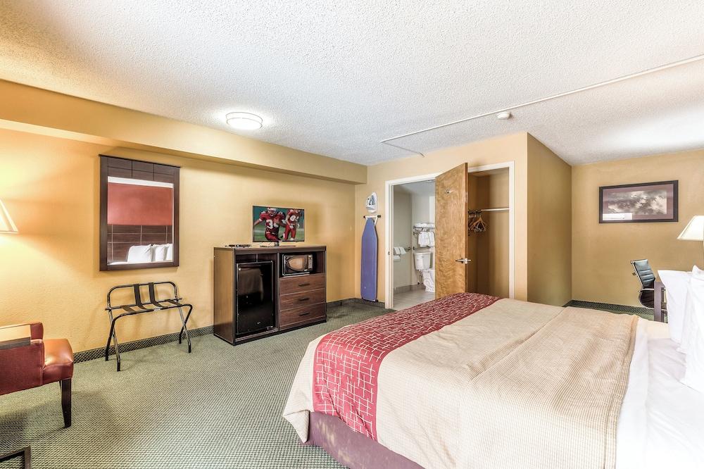Red Roof Inn Amarillo West photo 39