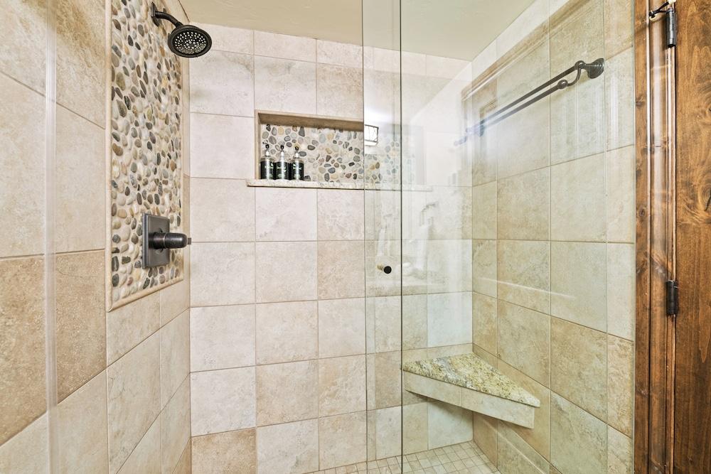 The Vail Spa Condominiums photo 53
