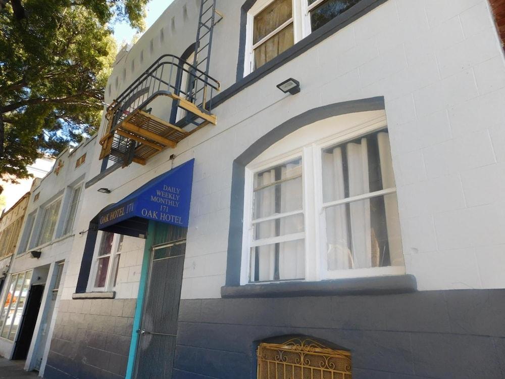 Oak Hotel photo 9