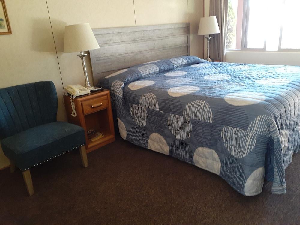 Melody Ranch Motel photo 9