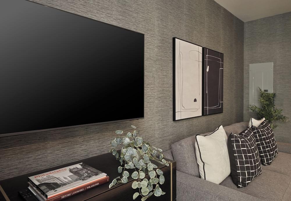 Luxury Apartments by Hyatus Center City photo 2