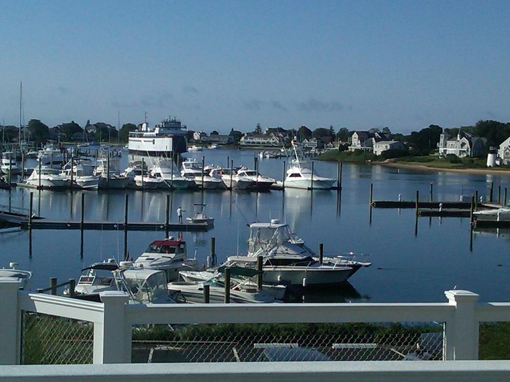 Anchor In Distinctive Waterfront Lodging photo 19