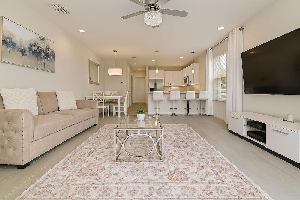 Family-Friendly Home near Disney photo 15