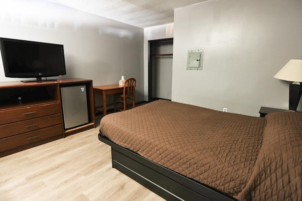 Budget Inn and Suites photo 10