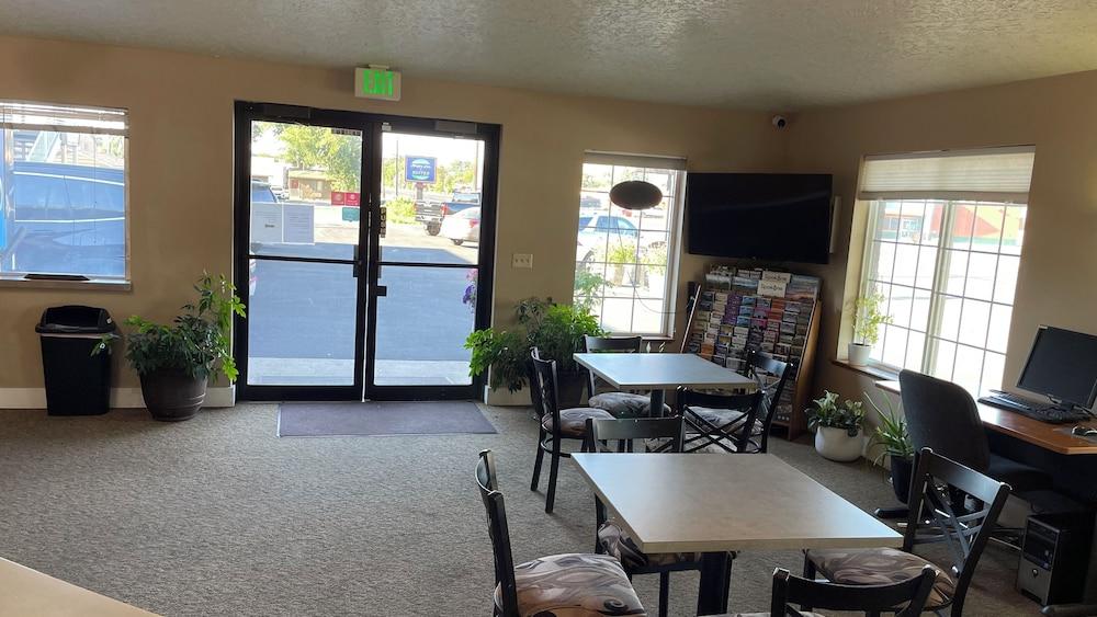 Morgan Inn And Suites photo 1