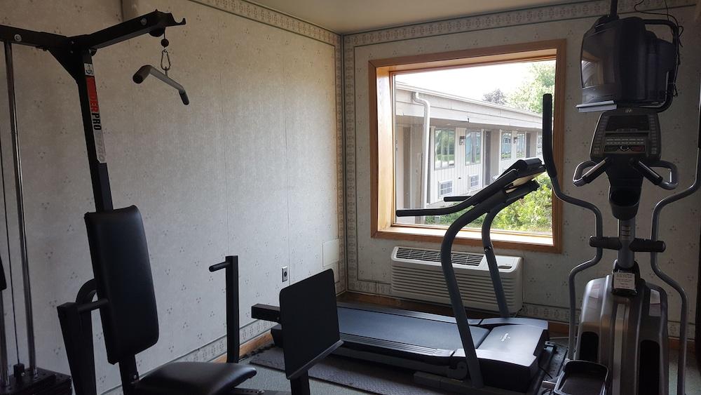 Americas Best Value Inn Chippewa Falls photo 17