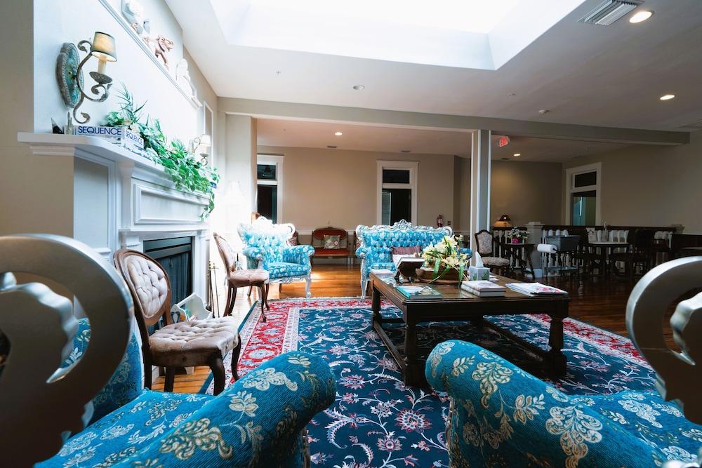 Oak Tree Hotel photo 16