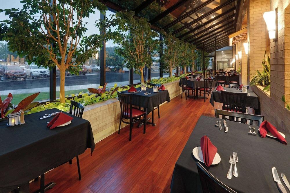 Wyndham Riverfront Little Rock photo 32