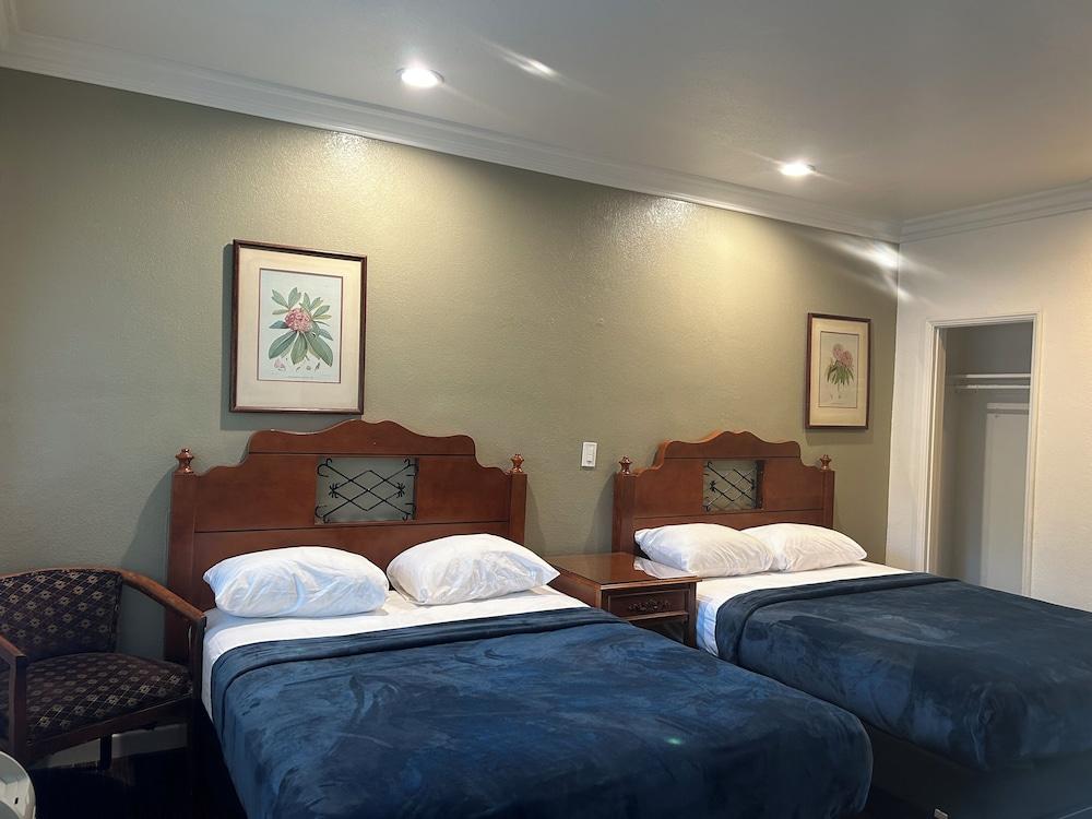 Welcome Inn on Colorado Blvd photo 18