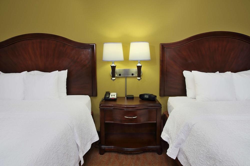 Hampton Inn & Suites Conroe - I-45 North photo 12