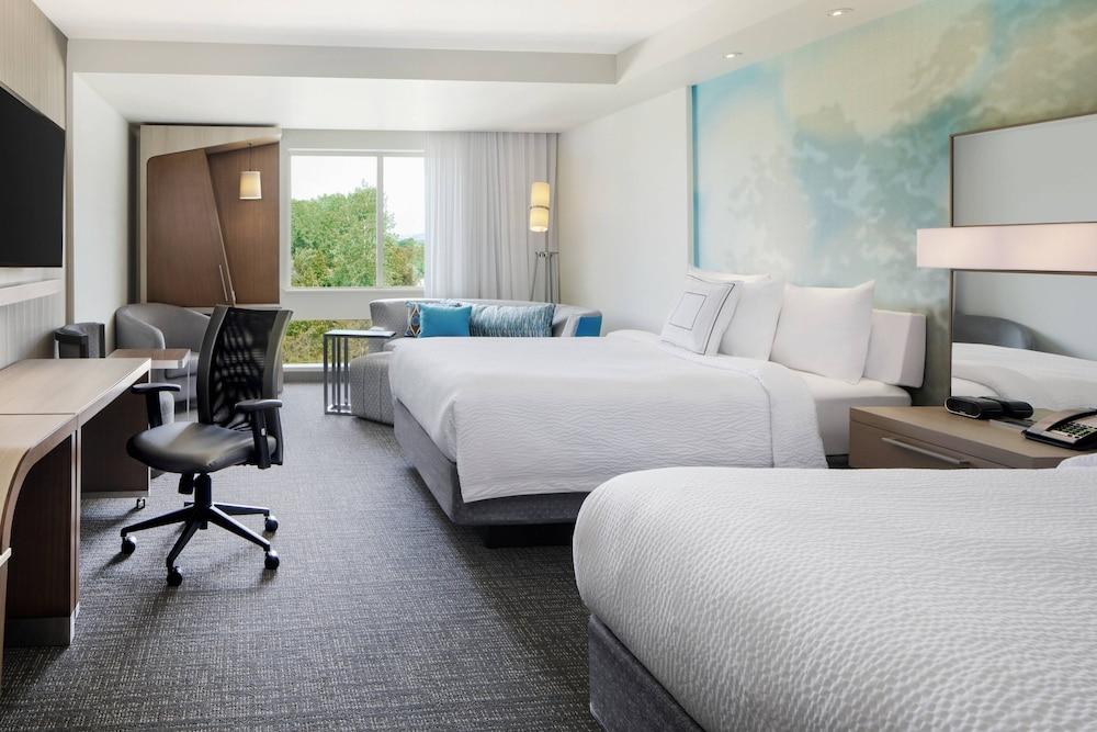 Courtyard by Marriott Wayne Fairfield photo 6