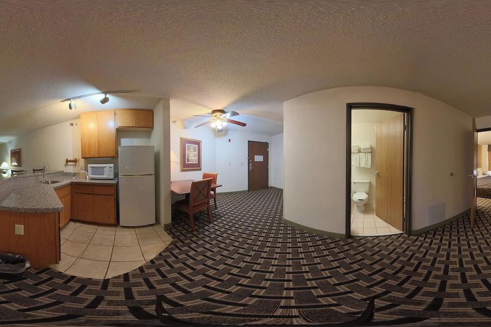 Blue Way Inn & Suites Eagan photo 5
