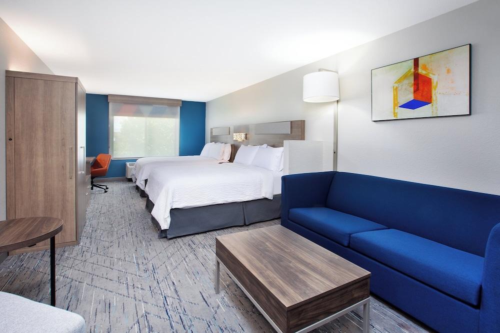 Holiday Inn Express & Suites Buffalo by IHG photo 7