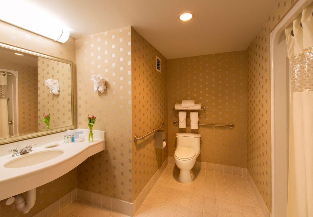 Hampton Inn & Suites Boston Crosstown Center photo 23