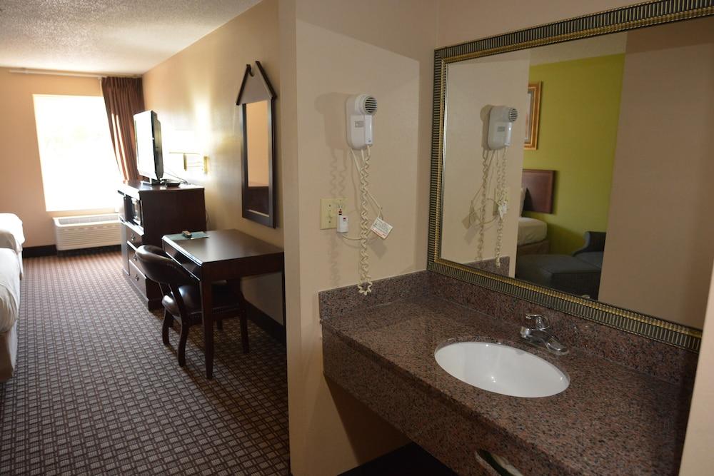 Jameson Inn - Hazlehurst photo 26