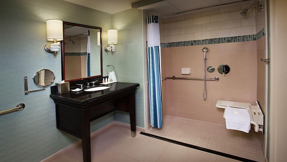 Disneyland Hotel photo 57