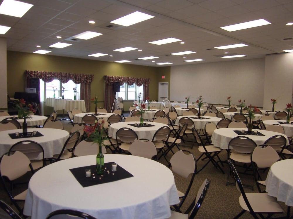Stay Beyond Inn & Suites photo 21