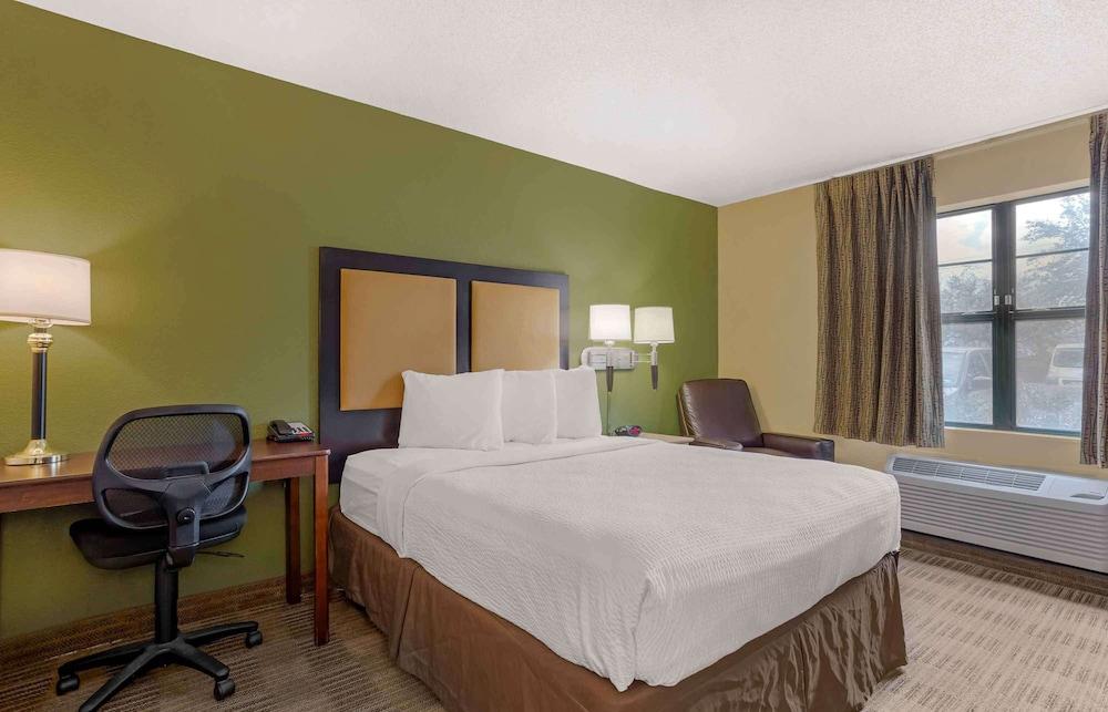 Extended Stay America Suites Houston Med Ctr Greenway Plaza photo 7