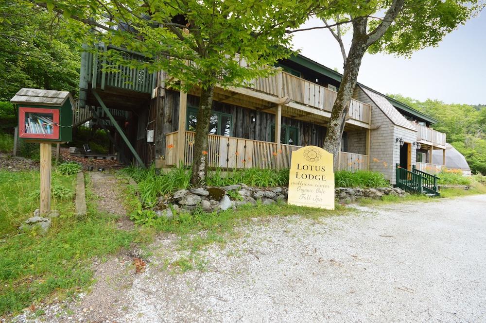 Lotus Mountain Retreat photo 4