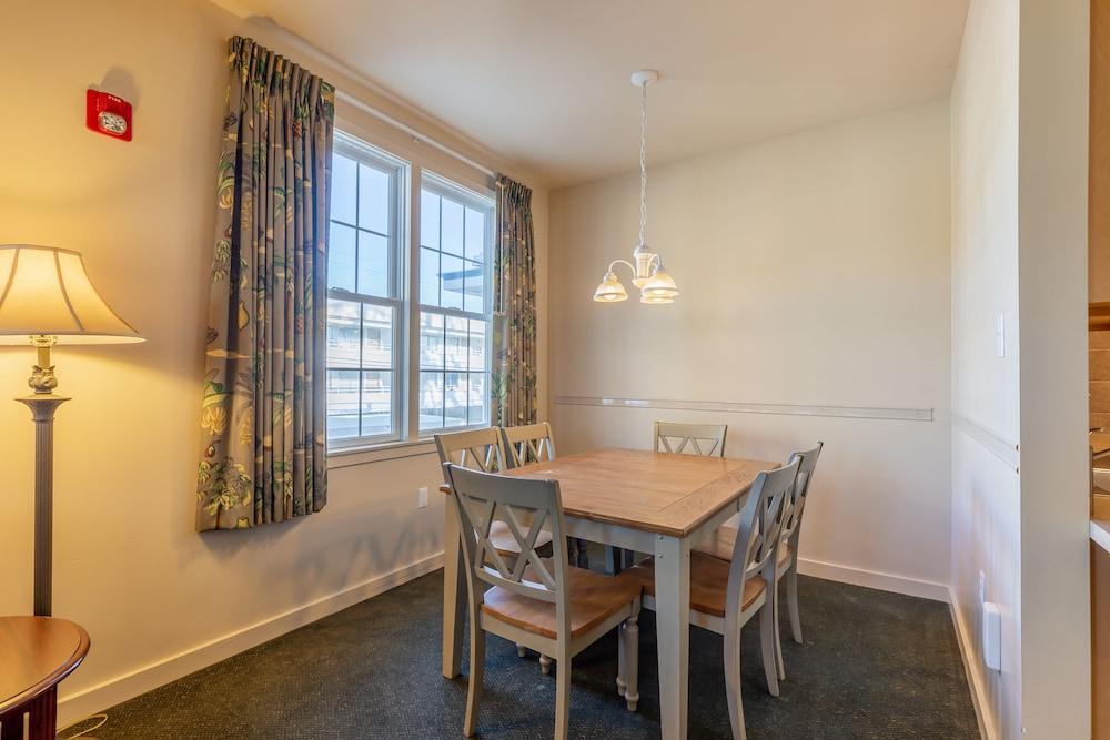 Ebb Tide Suites photo 3