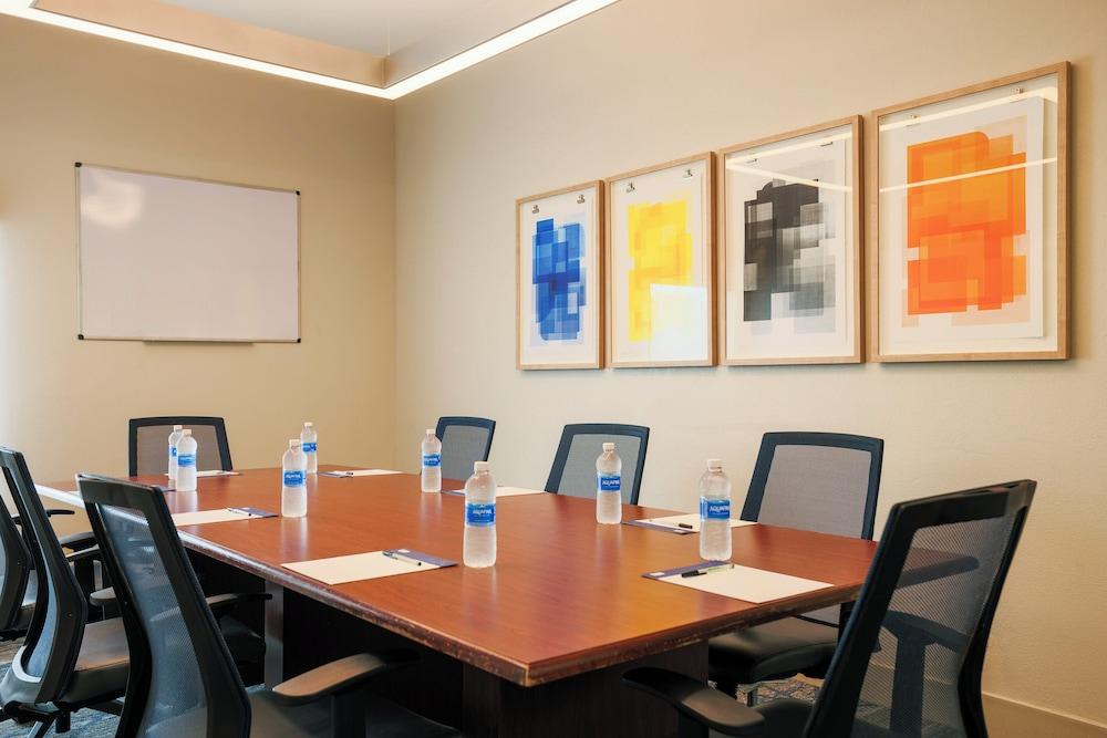 Holiday Inn Express Burlington by IHG photo 69