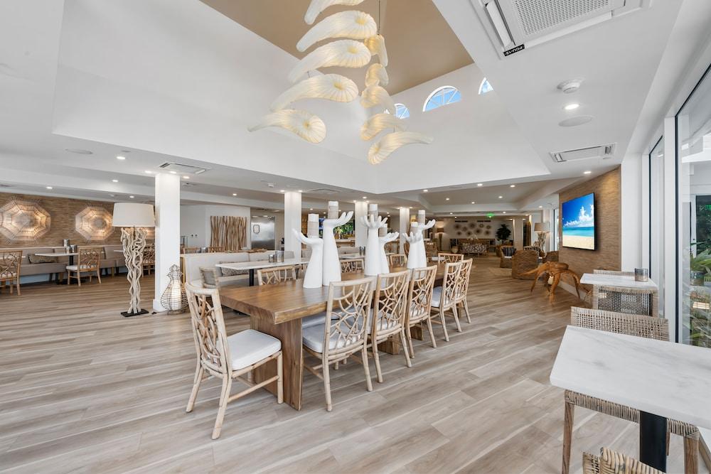Beachcomber Resort & Club photo 61