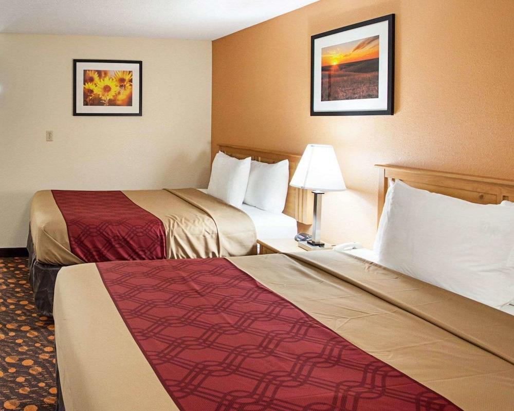 Econo Lodge Phillipsburg photo 9